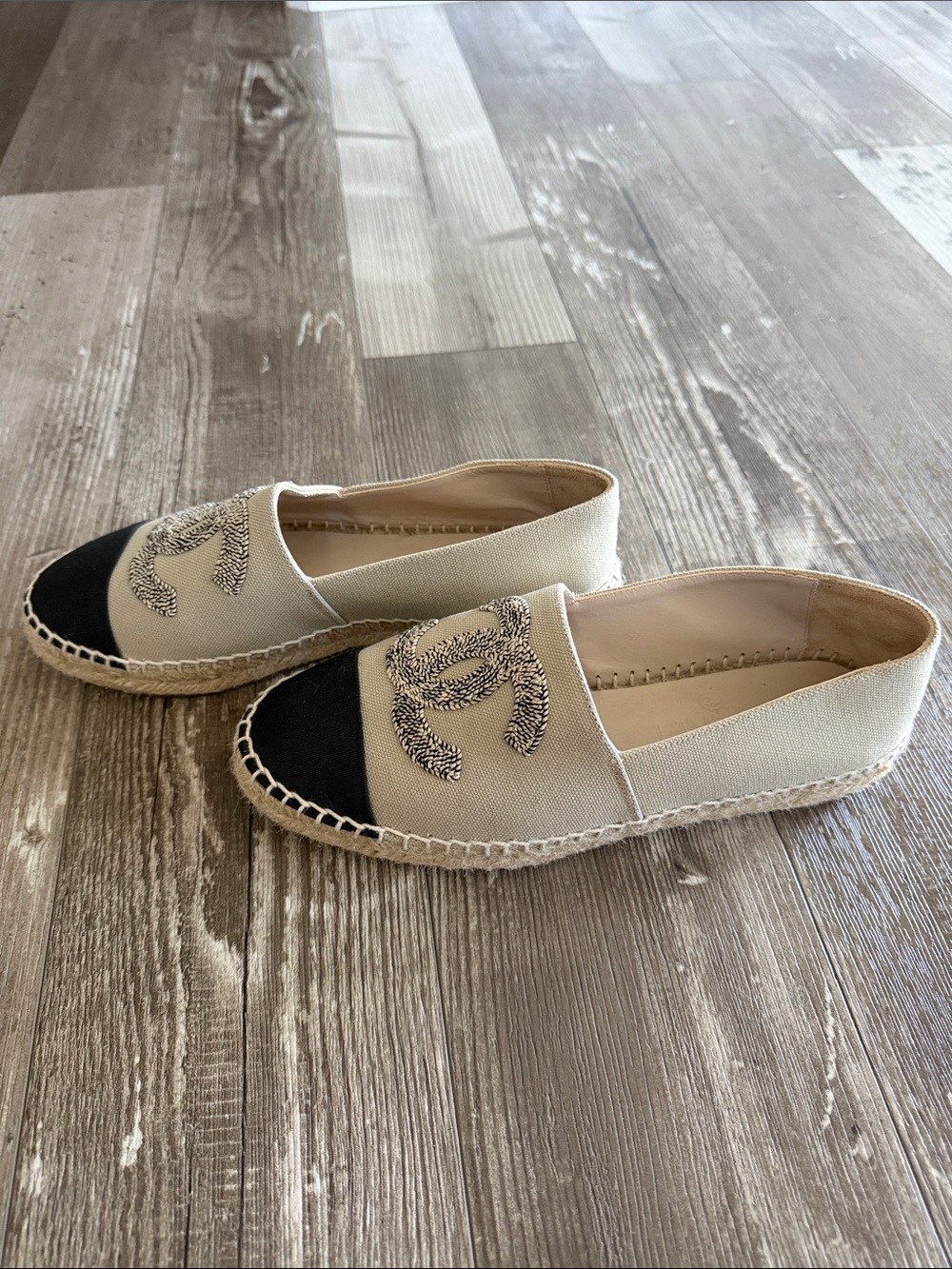 NWT: CHANEL Espadrilles in Beige and Black - Picture 4 of 7